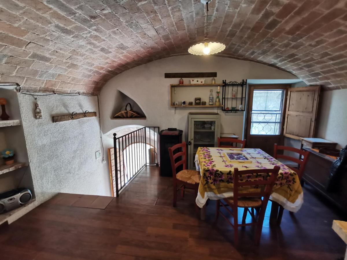 Ferienwohnung Casa Manetta Calascio Exterior foto